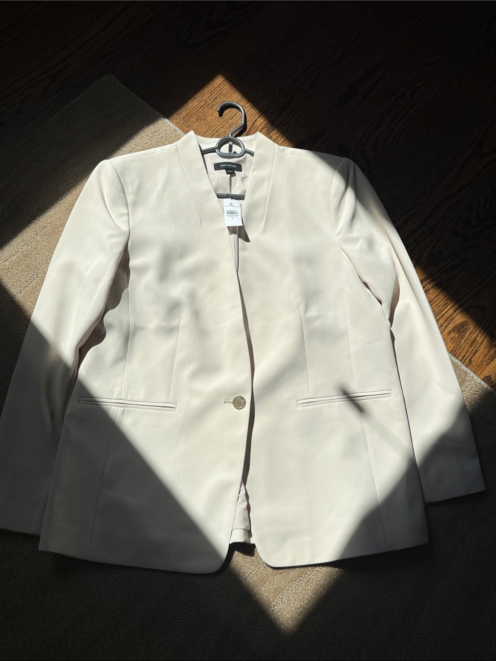 Ann Taylor The Long Collarless Blazer in Fluid Crepe - Picture 6 of 16